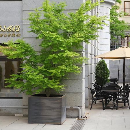 Parilament On Rustaveli 4 Rooms Tiflis Dış mekan fotoğraf