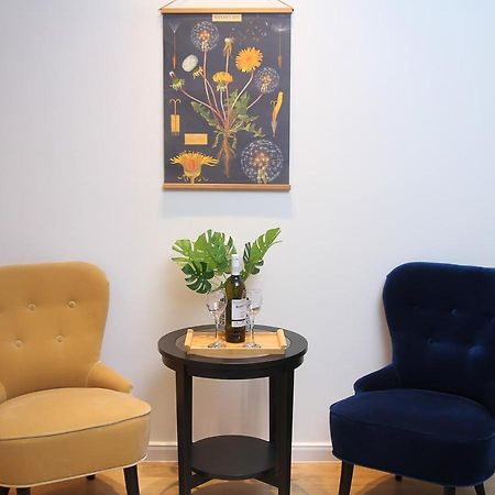 Parilament On Rustaveli 4 Rooms Tiflis Dış mekan fotoğraf