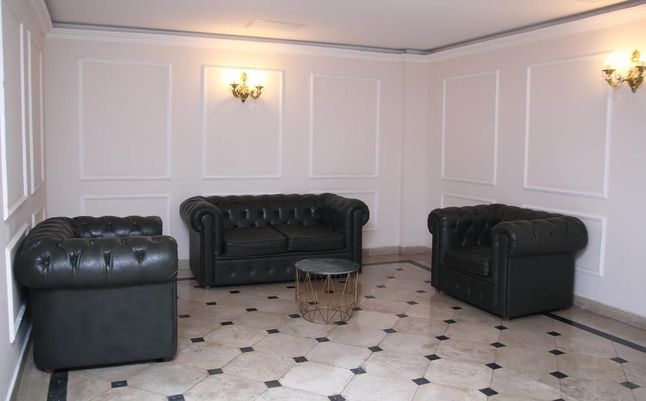 Parilament On Rustaveli 4 Rooms Tiflis Dış mekan fotoğraf