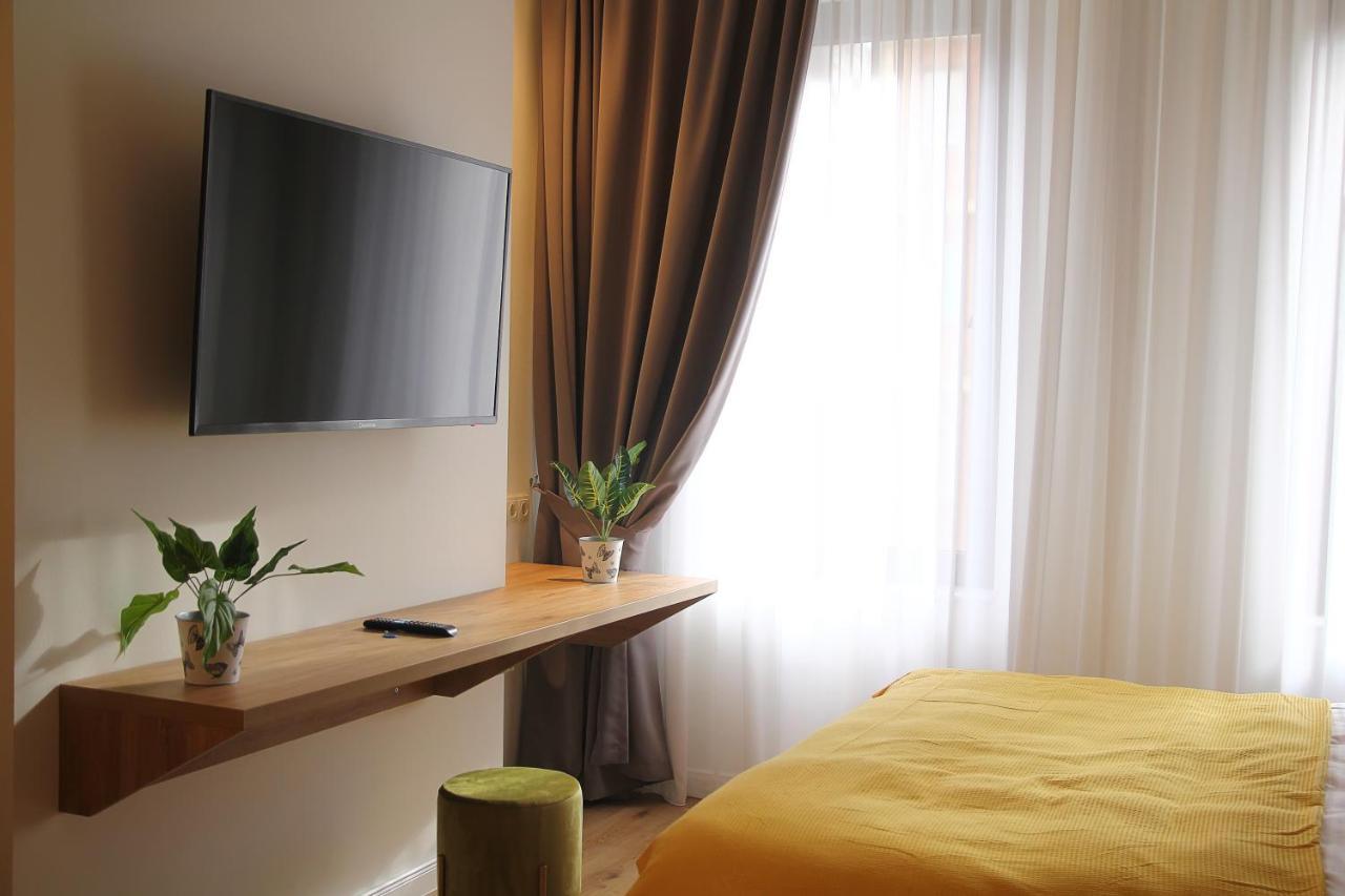 Parilament On Rustaveli 4 Rooms Tiflis Dış mekan fotoğraf