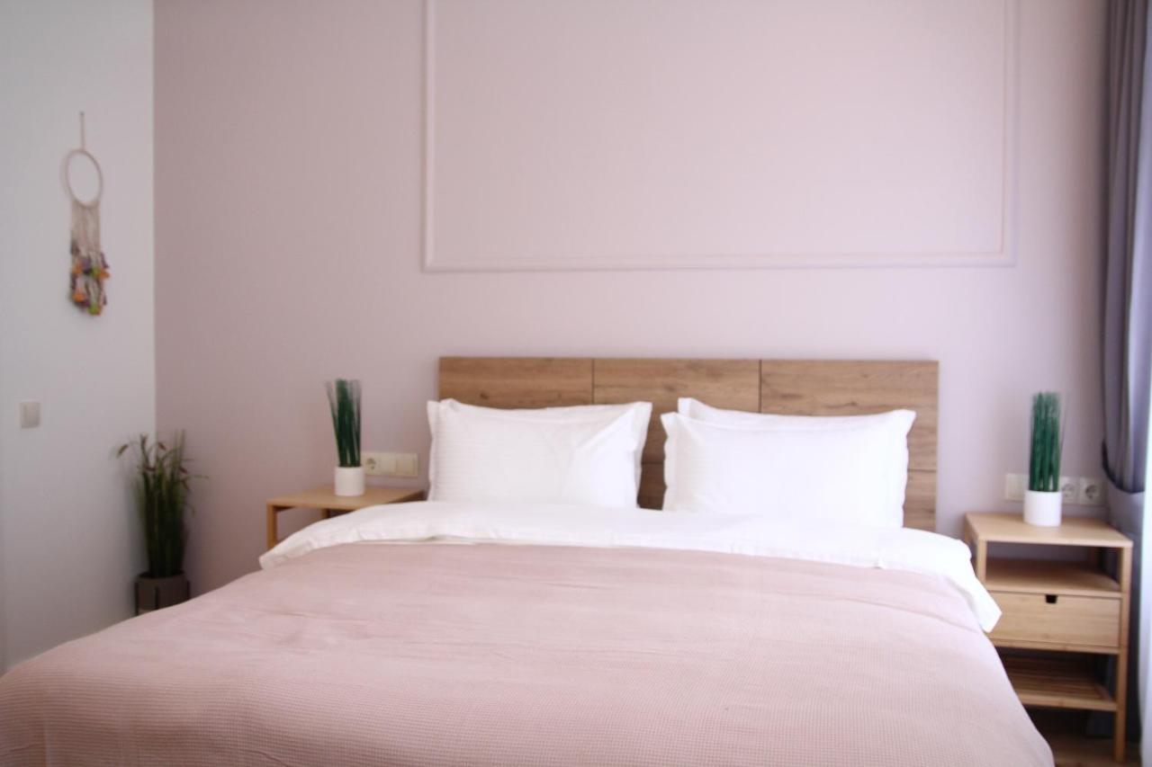 Parilament On Rustaveli 4 Rooms Tiflis Dış mekan fotoğraf