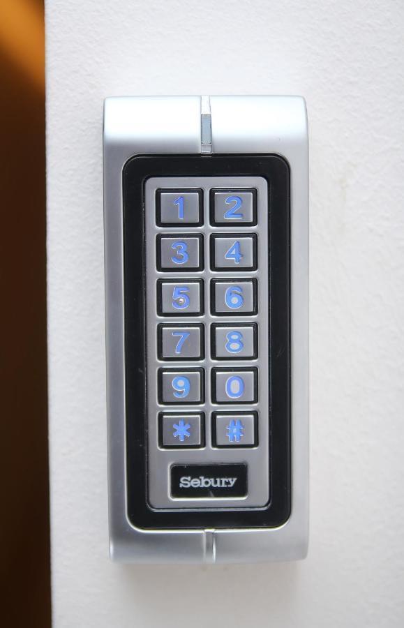 Parilament On Rustaveli 4 Rooms Tiflis Dış mekan fotoğraf