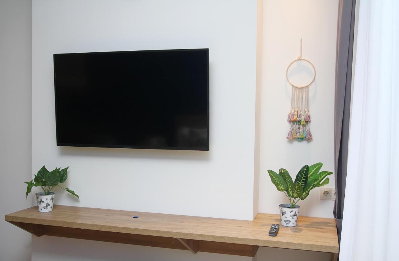 Parilament On Rustaveli 4 Rooms Tiflis Dış mekan fotoğraf