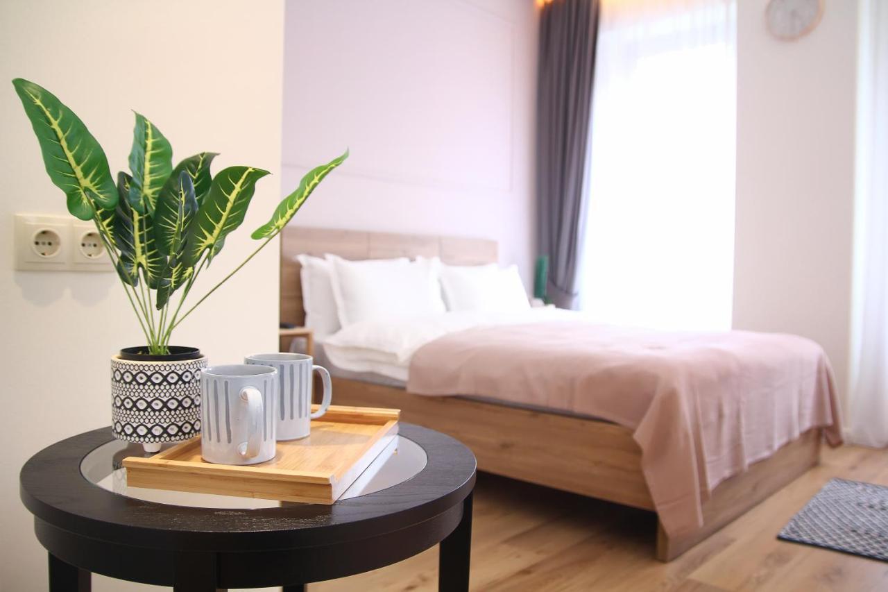 Parilament On Rustaveli 4 Rooms Tiflis Dış mekan fotoğraf